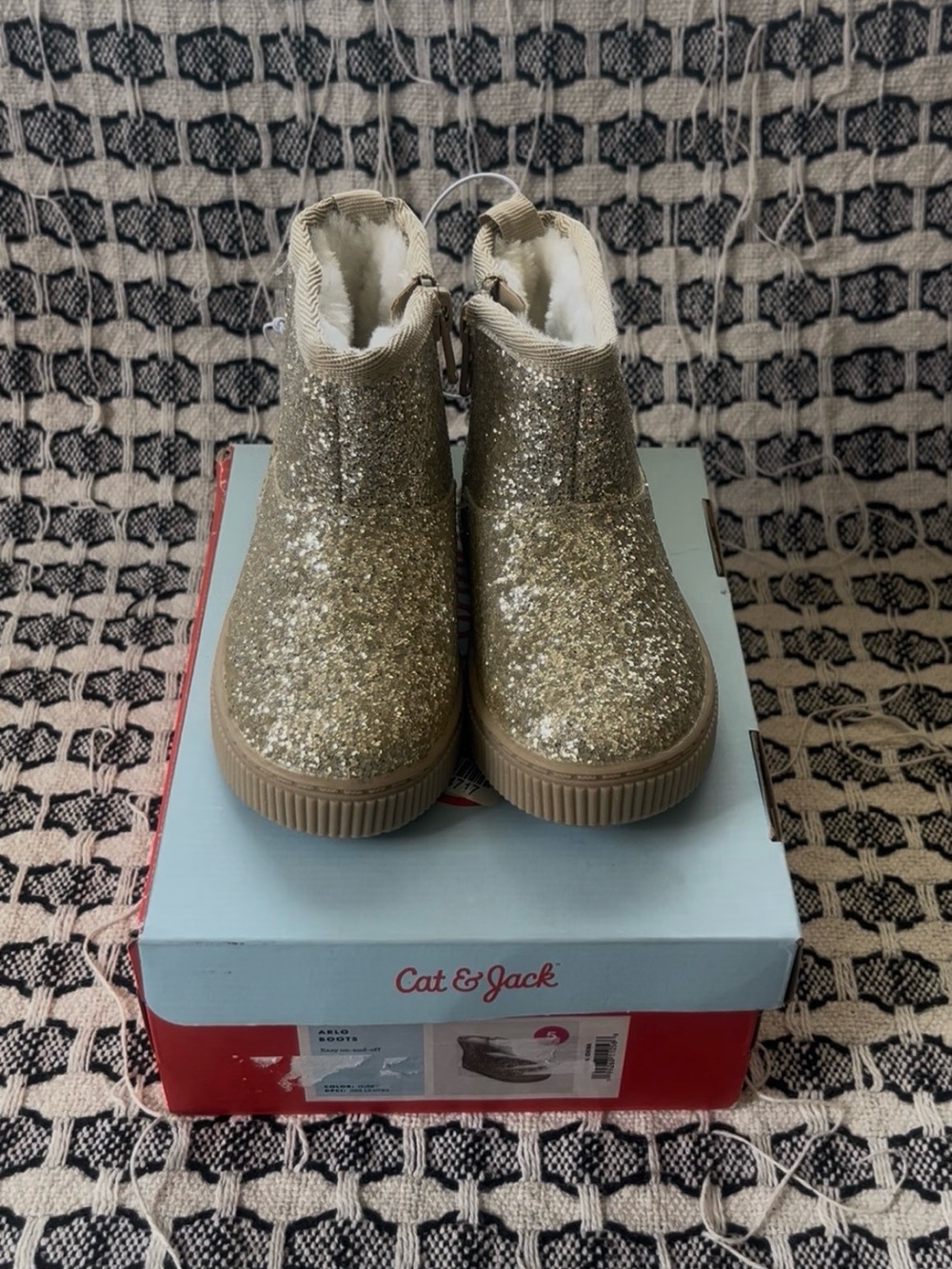 Cat & Jack Girls' Gold Glitter Pull-On Arlo Boots